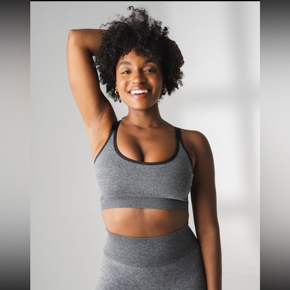 Vitality Formation Scoop Bra - Picture 1 of 5